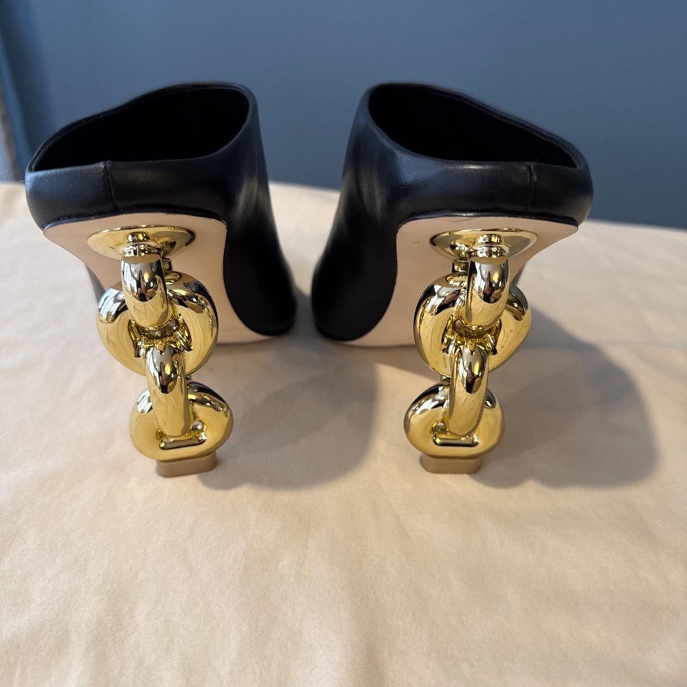 Shoes - Picture 3 of 4